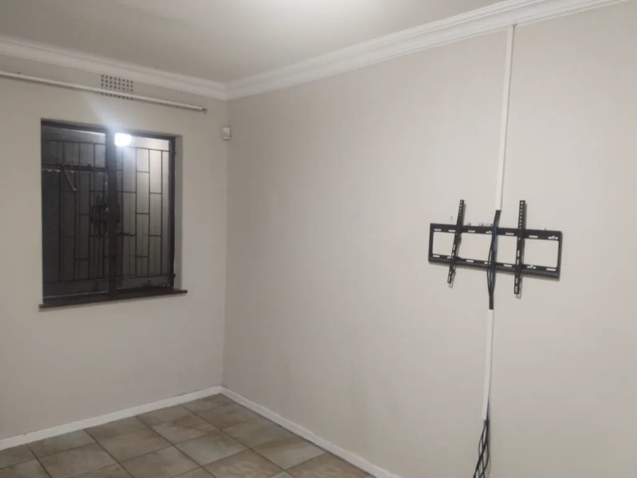 To Let 2 Bedroom Property for Rent in Westdene Gauteng