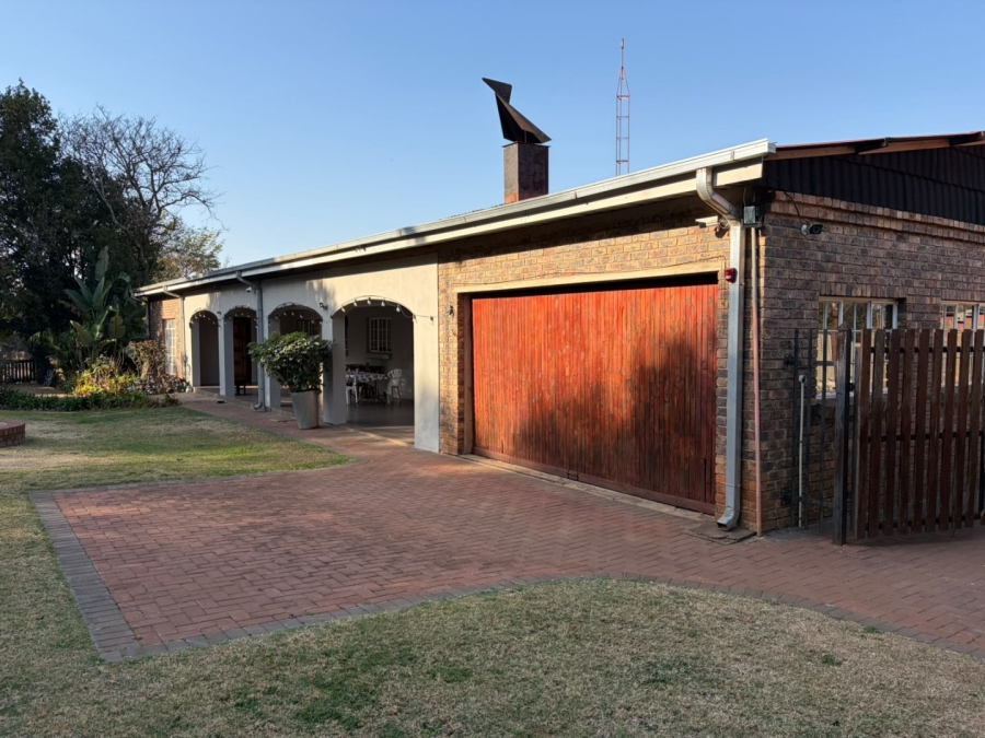 3 Bedroom Property for Sale in Monavoni A H Gauteng