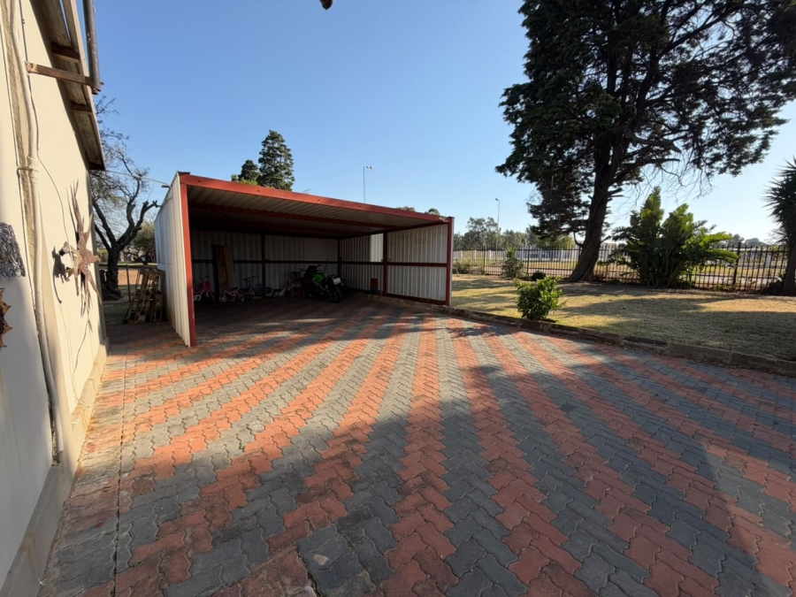 3 Bedroom Property for Sale in Monavoni A H Gauteng