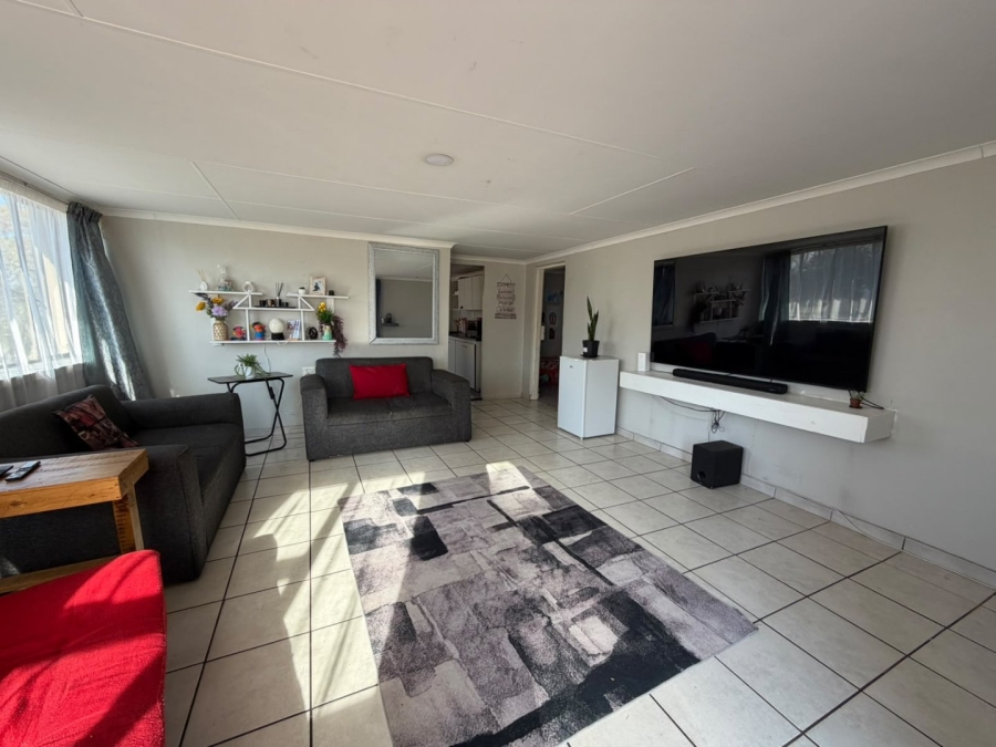 3 Bedroom Property for Sale in Monavoni A H Gauteng