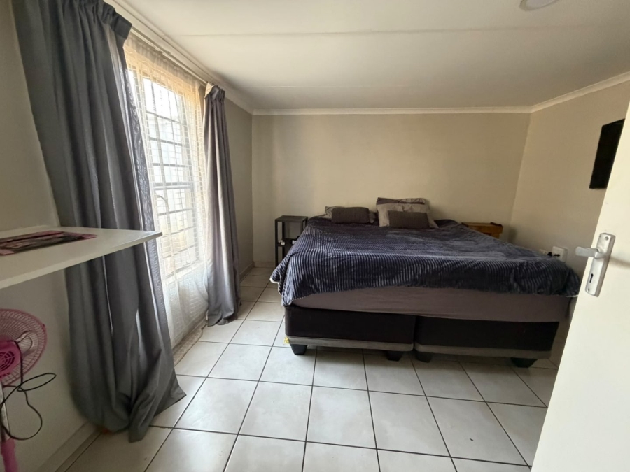3 Bedroom Property for Sale in Monavoni A H Gauteng