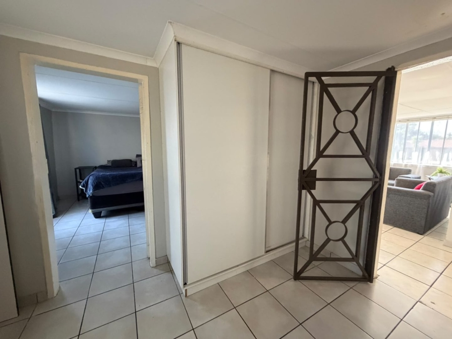 3 Bedroom Property for Sale in Monavoni A H Gauteng