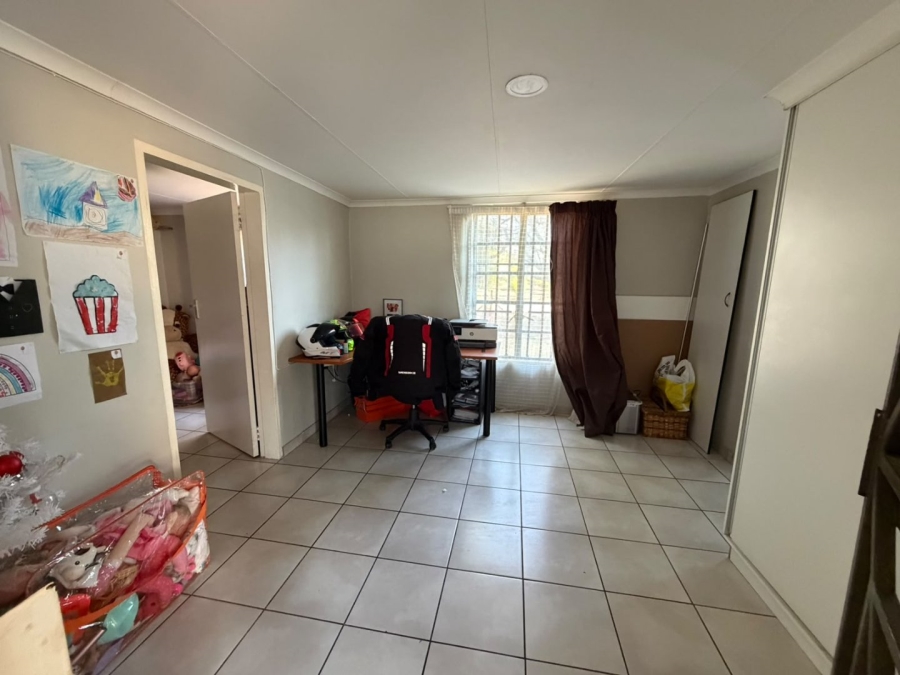 3 Bedroom Property for Sale in Monavoni A H Gauteng