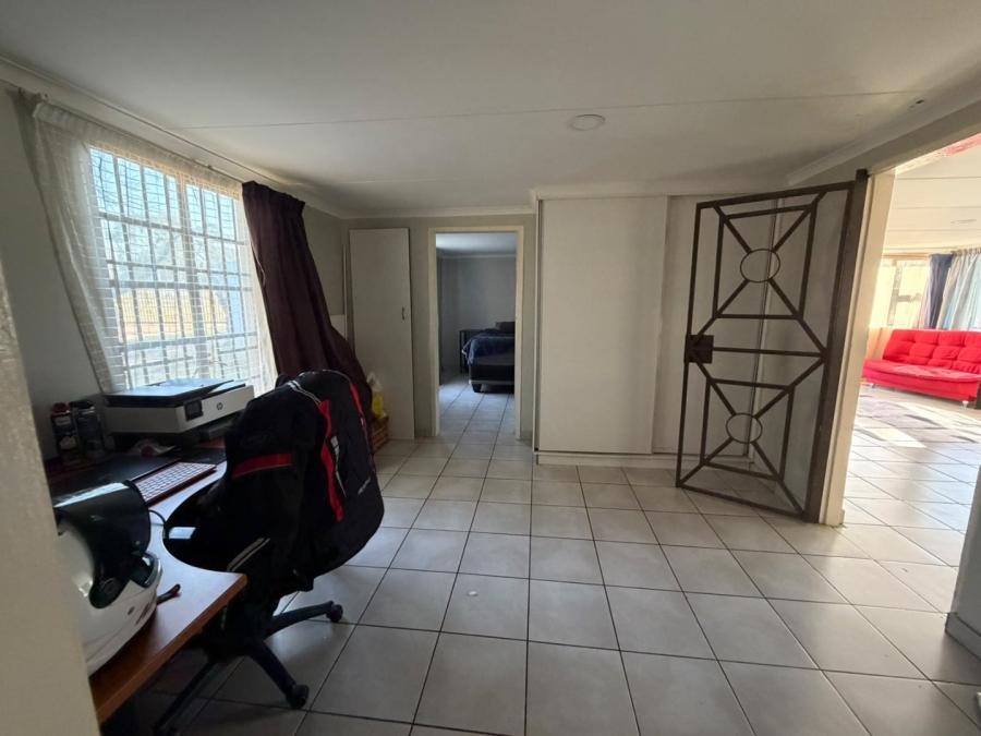 3 Bedroom Property for Sale in Monavoni A H Gauteng