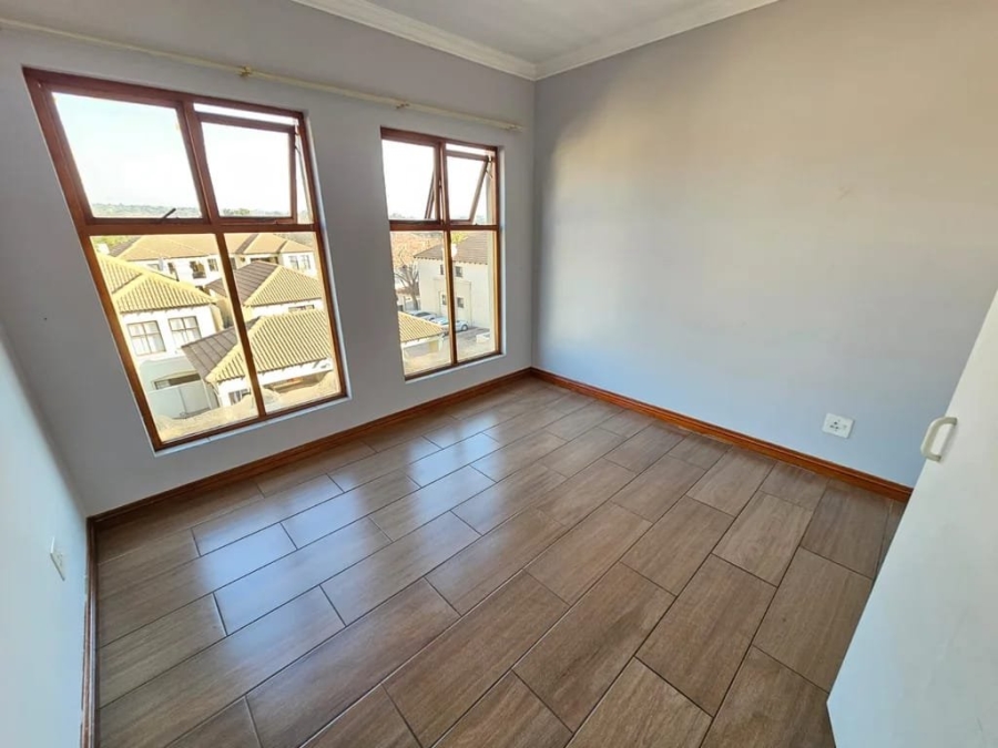 To Let 2 Bedroom Property for Rent in Bryanston Gauteng
