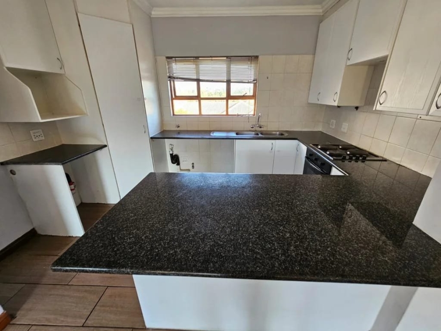 To Let 2 Bedroom Property for Rent in Bryanston Gauteng