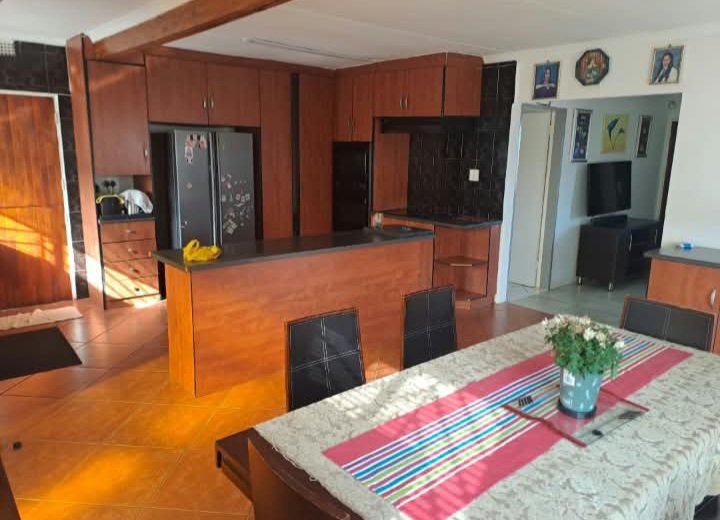 5 Bedroom Property for Sale in Lenasia South Gauteng