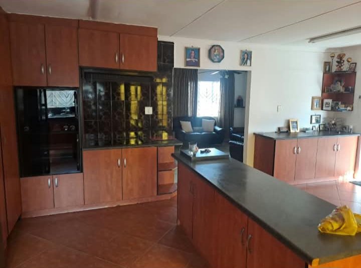 5 Bedroom Property for Sale in Lenasia South Gauteng