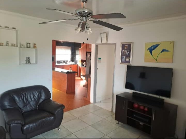5 Bedroom Property for Sale in Lenasia South Gauteng
