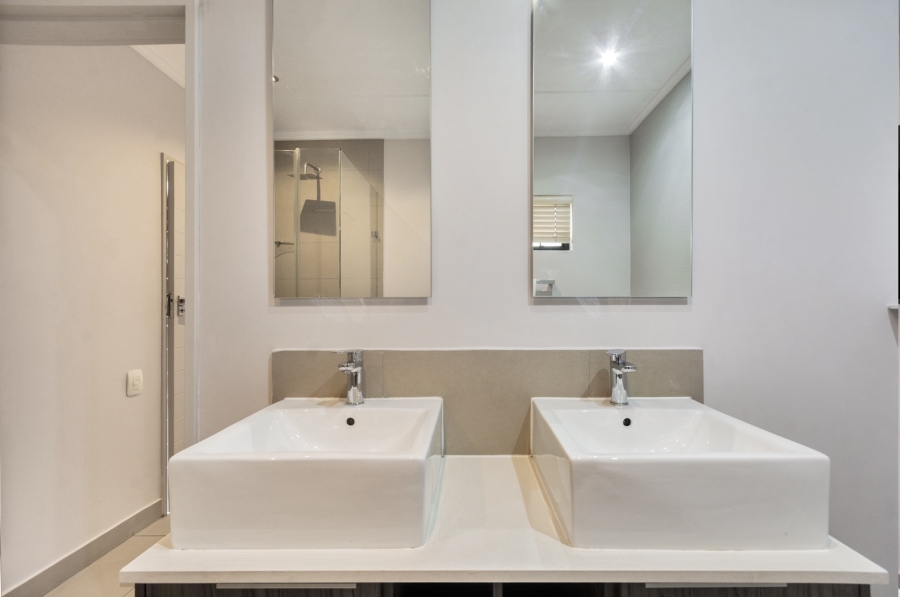To Let 2 Bedroom Property for Rent in Morningside Manor Gauteng