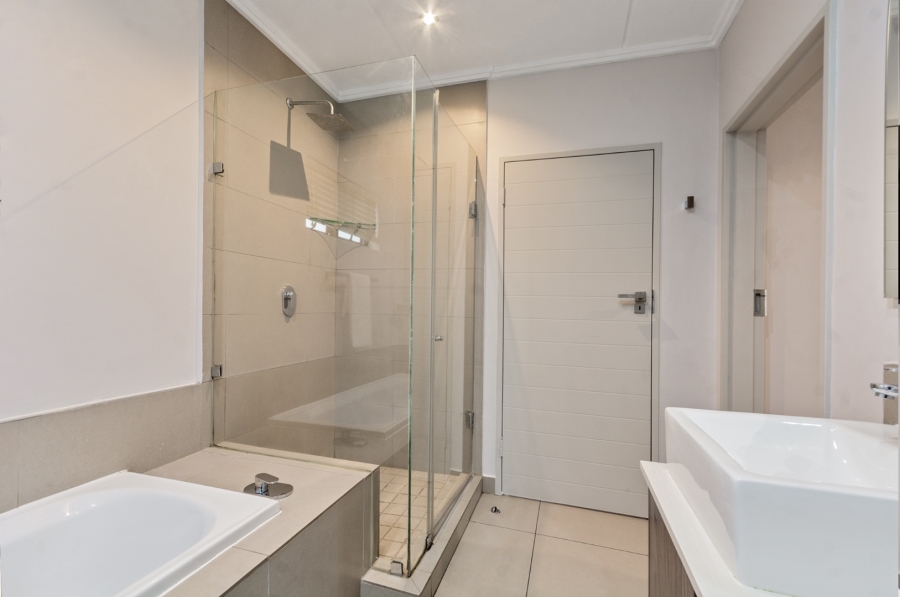 To Let 2 Bedroom Property for Rent in Morningside Manor Gauteng