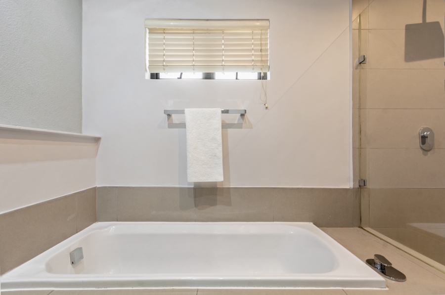 To Let 2 Bedroom Property for Rent in Morningside Manor Gauteng