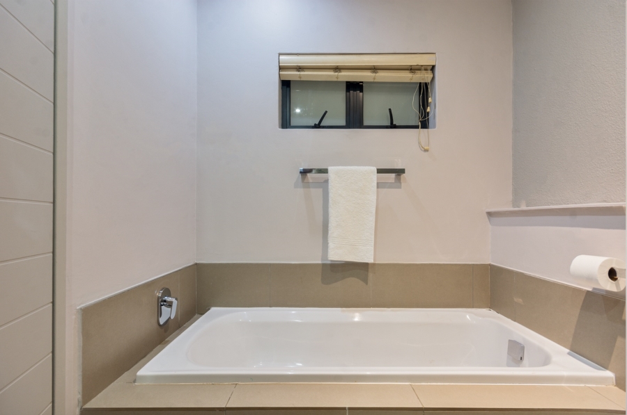 To Let 2 Bedroom Property for Rent in Morningside Manor Gauteng
