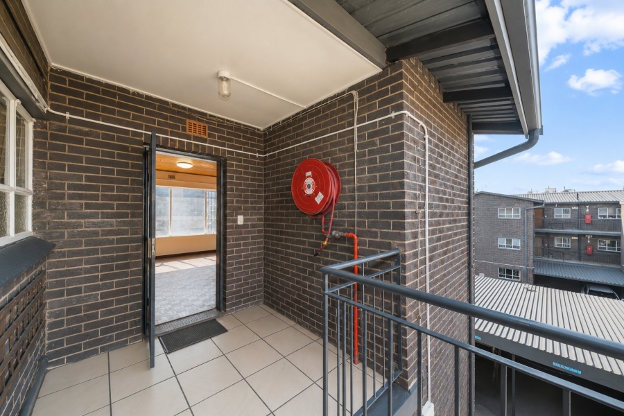 1 Bedroom Property for Sale in Edenvale Central Gauteng