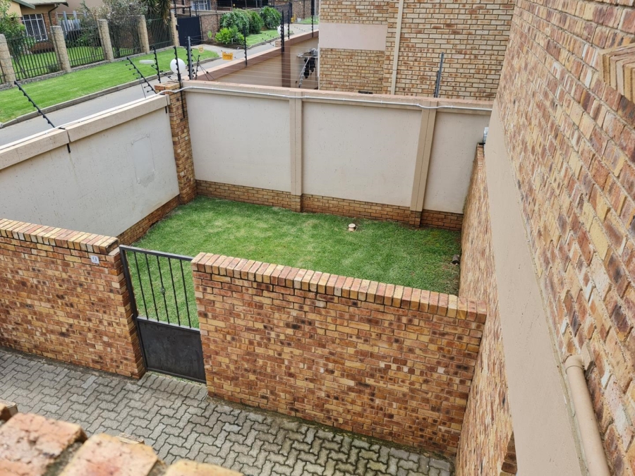 2 Bedroom Property for Sale in Cason Gauteng