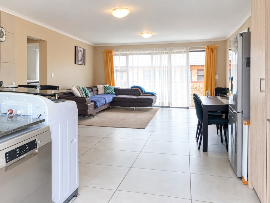 2 Bedroom Property for Sale in Goedeburg Gauteng