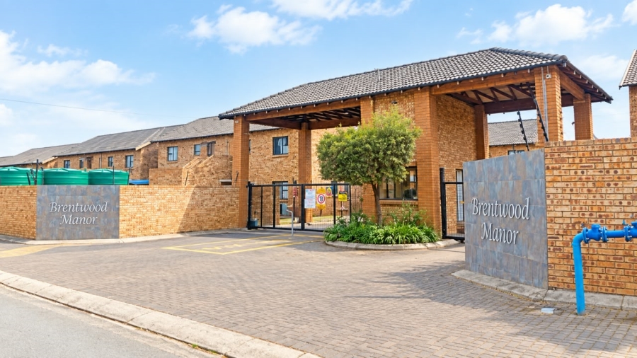 2 Bedroom Property for Sale in Goedeburg Gauteng