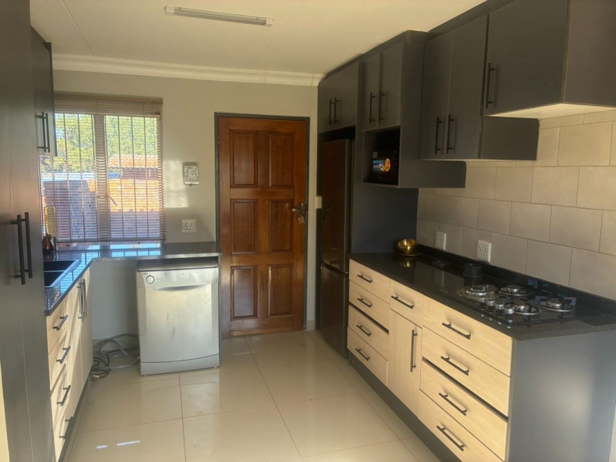 To Let 2 Bedroom Property for Rent in Grootfontein Ah Gauteng
