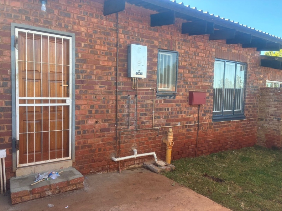 To Let 2 Bedroom Property for Rent in Grootfontein Ah Gauteng