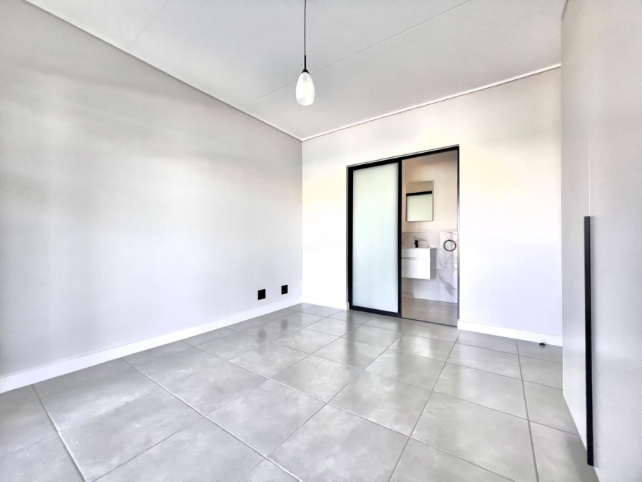 To Let 1 Bedroom Property for Rent in Waterfall Gauteng