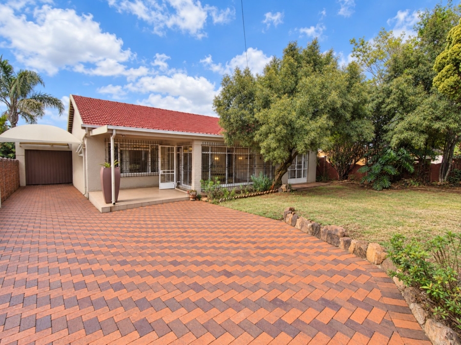 4 Bedroom Property for Sale in Dawnview Gauteng