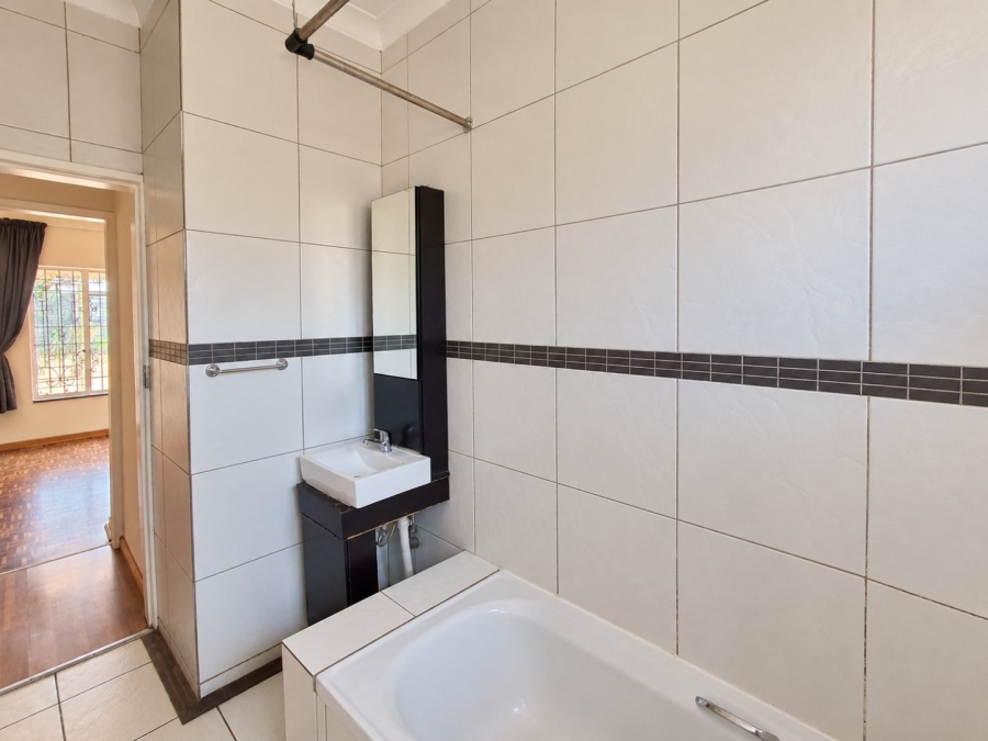 4 Bedroom Property for Sale in Dawnview Gauteng