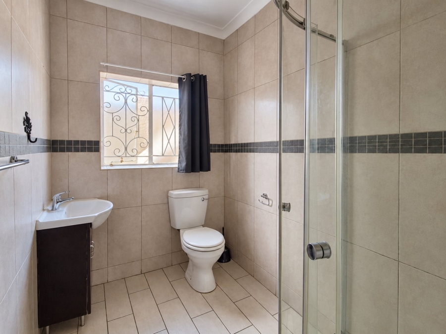 4 Bedroom Property for Sale in Dawnview Gauteng