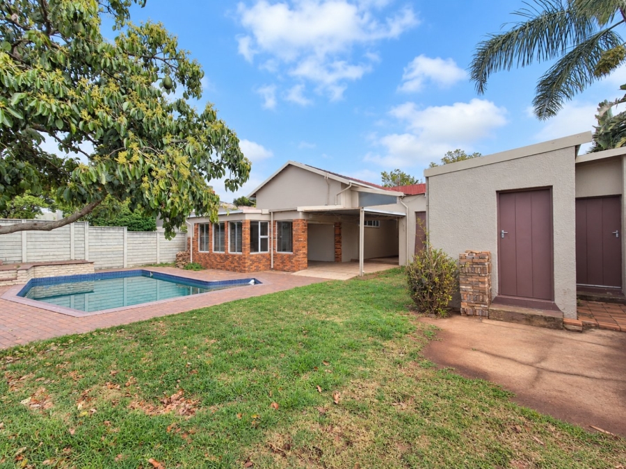 4 Bedroom Property for Sale in Dawnview Gauteng
