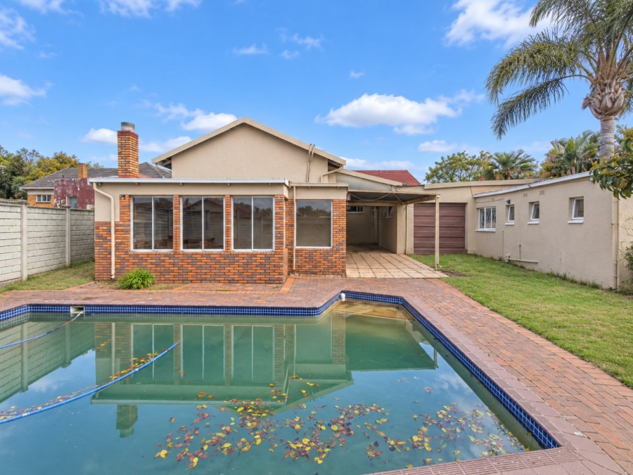 4 Bedroom Property for Sale in Dawnview Gauteng