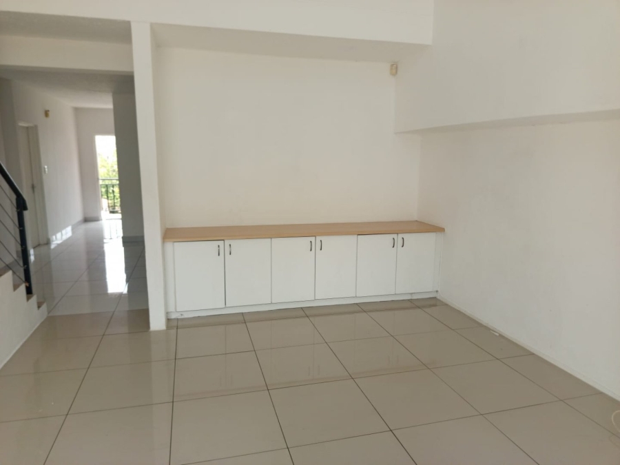 To Let 4 Bedroom Property for Rent in Halfway Gardens Gauteng