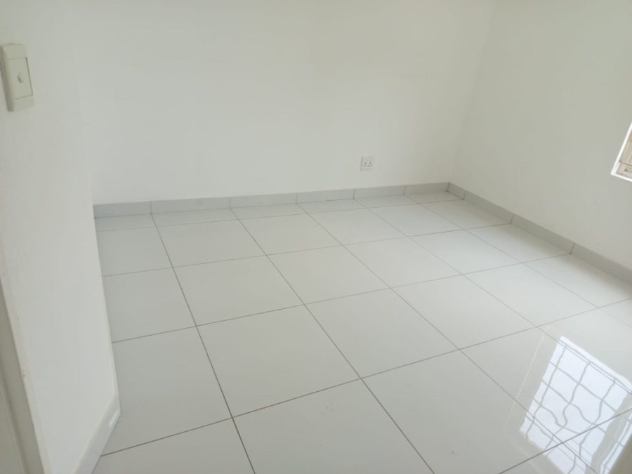 To Let 4 Bedroom Property for Rent in Halfway Gardens Gauteng