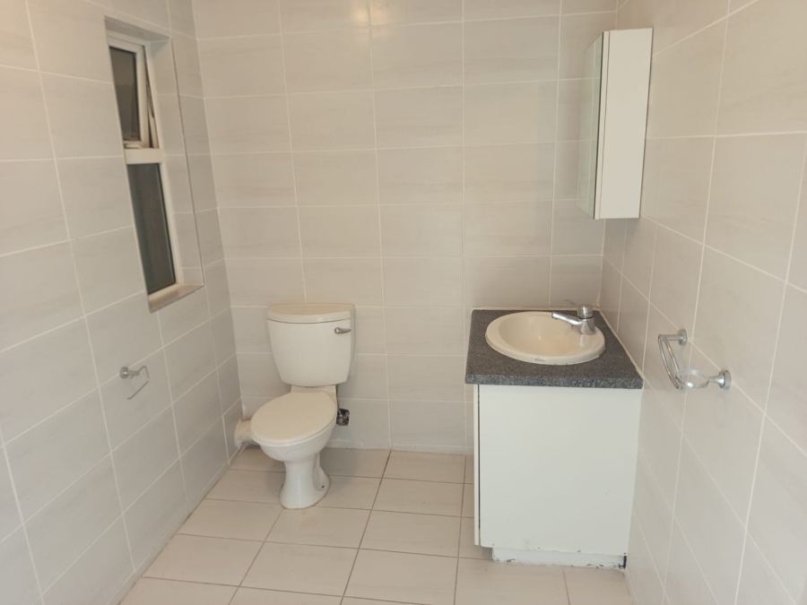To Let 4 Bedroom Property for Rent in Halfway Gardens Gauteng
