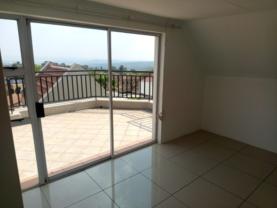 To Let 4 Bedroom Property for Rent in Halfway Gardens Gauteng