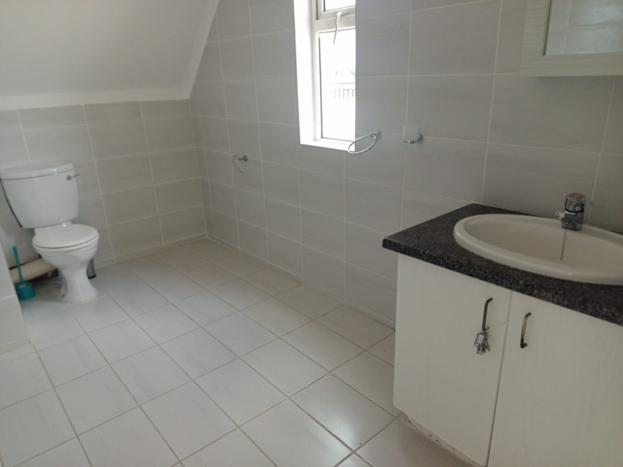 To Let 4 Bedroom Property for Rent in Halfway Gardens Gauteng