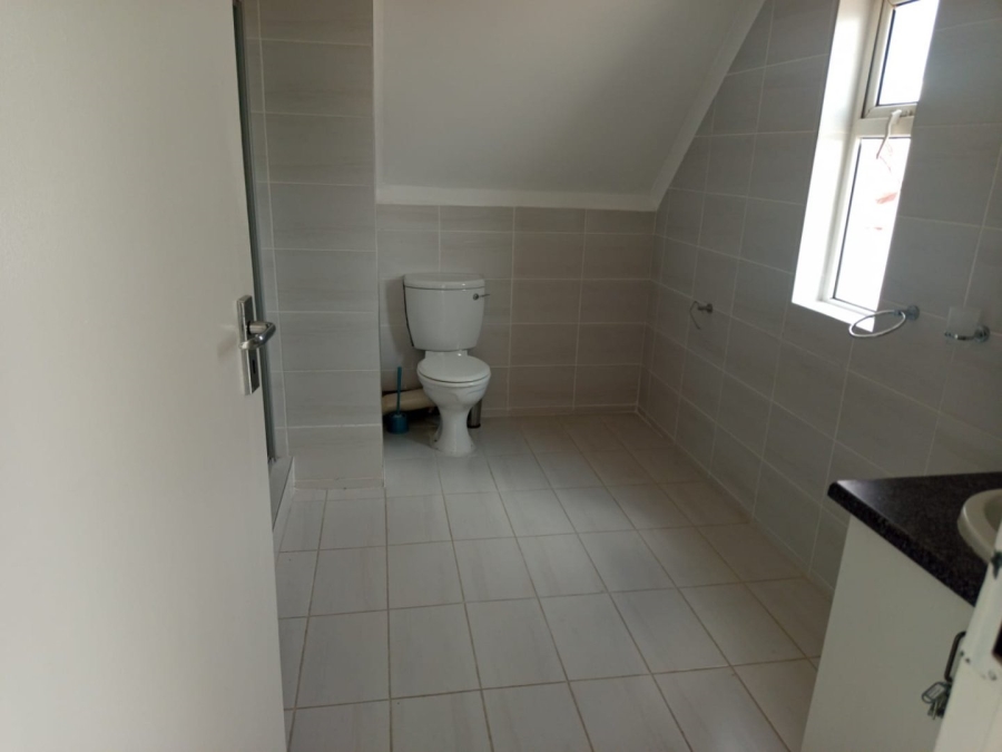 To Let 4 Bedroom Property for Rent in Halfway Gardens Gauteng