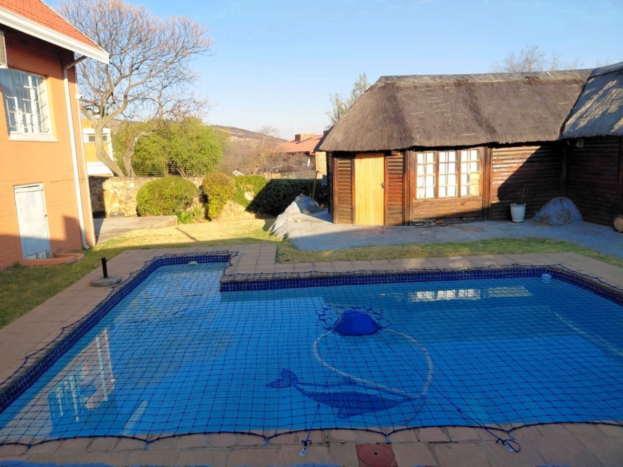 6 Bedroom Property for Sale in Mondeor Gauteng