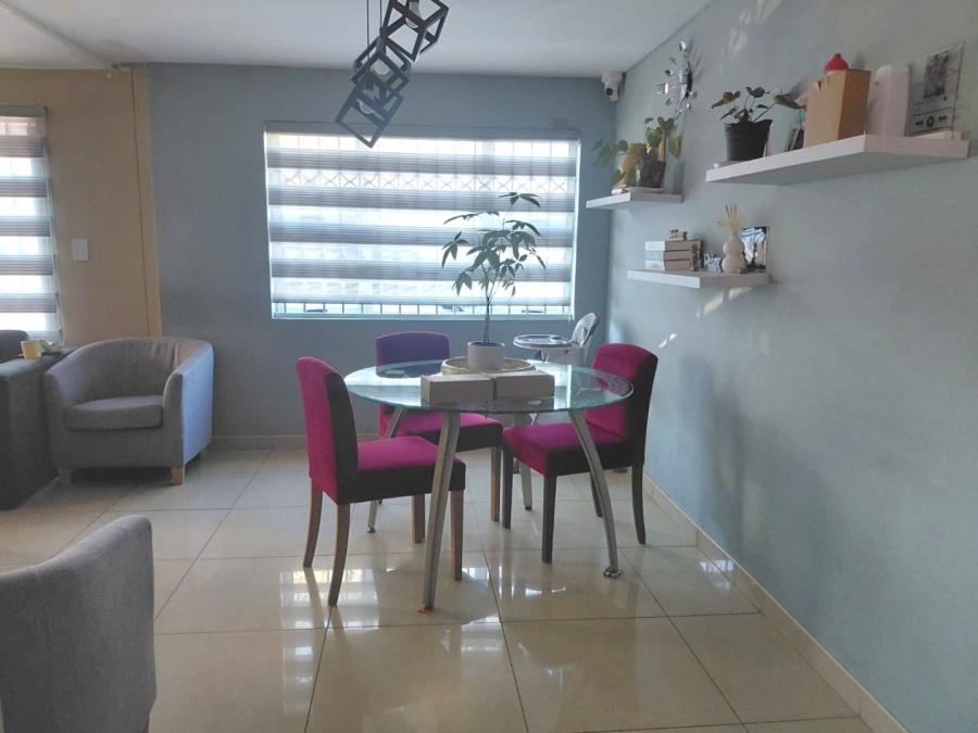 6 Bedroom Property for Sale in Mondeor Gauteng