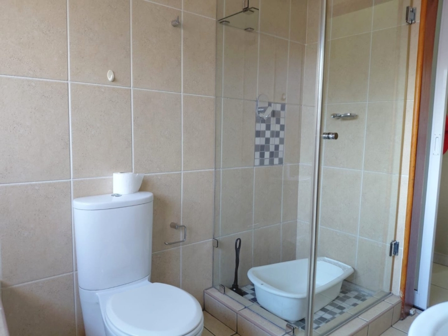6 Bedroom Property for Sale in Mondeor Gauteng