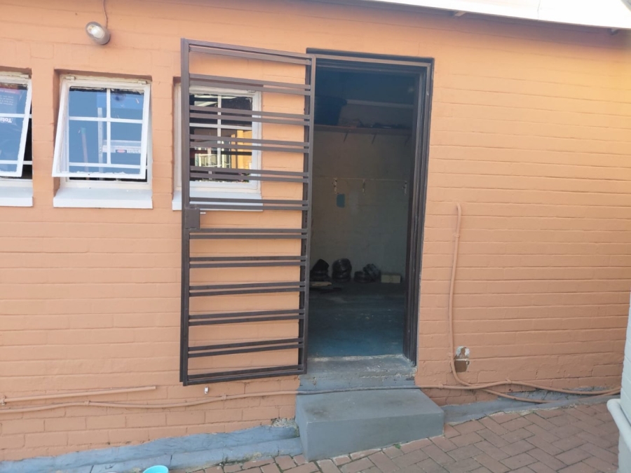 6 Bedroom Property for Sale in Mondeor Gauteng