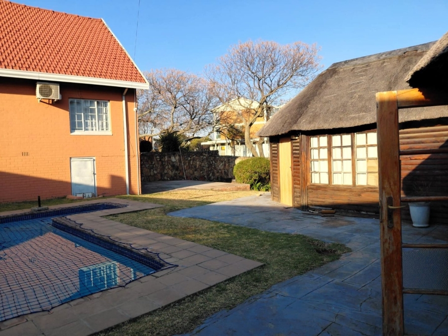 6 Bedroom Property for Sale in Mondeor Gauteng