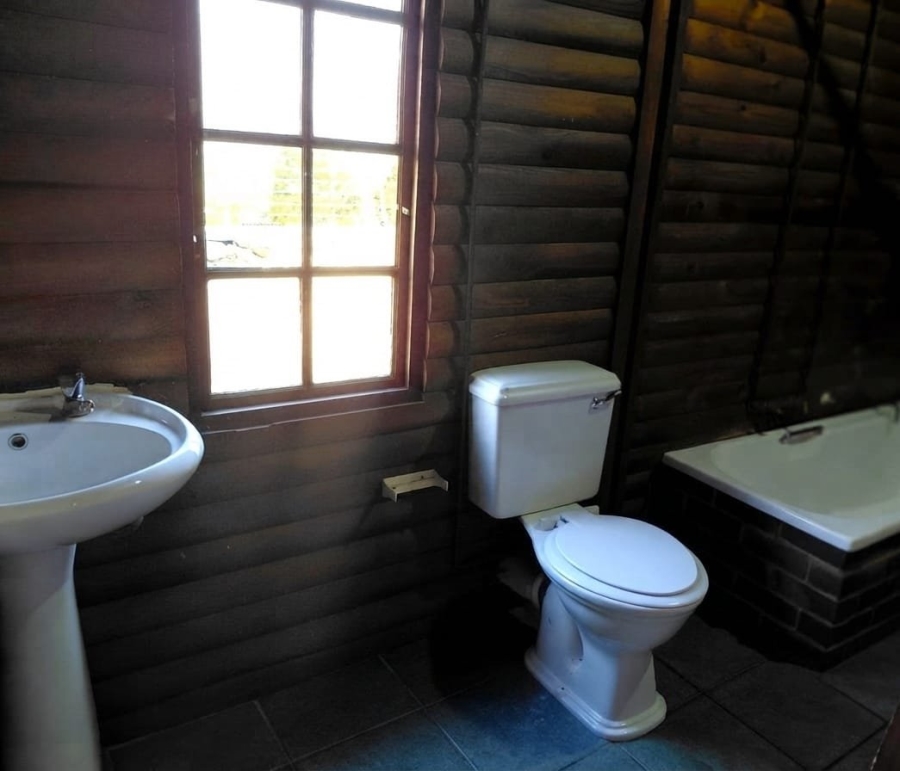 6 Bedroom Property for Sale in Mondeor Gauteng