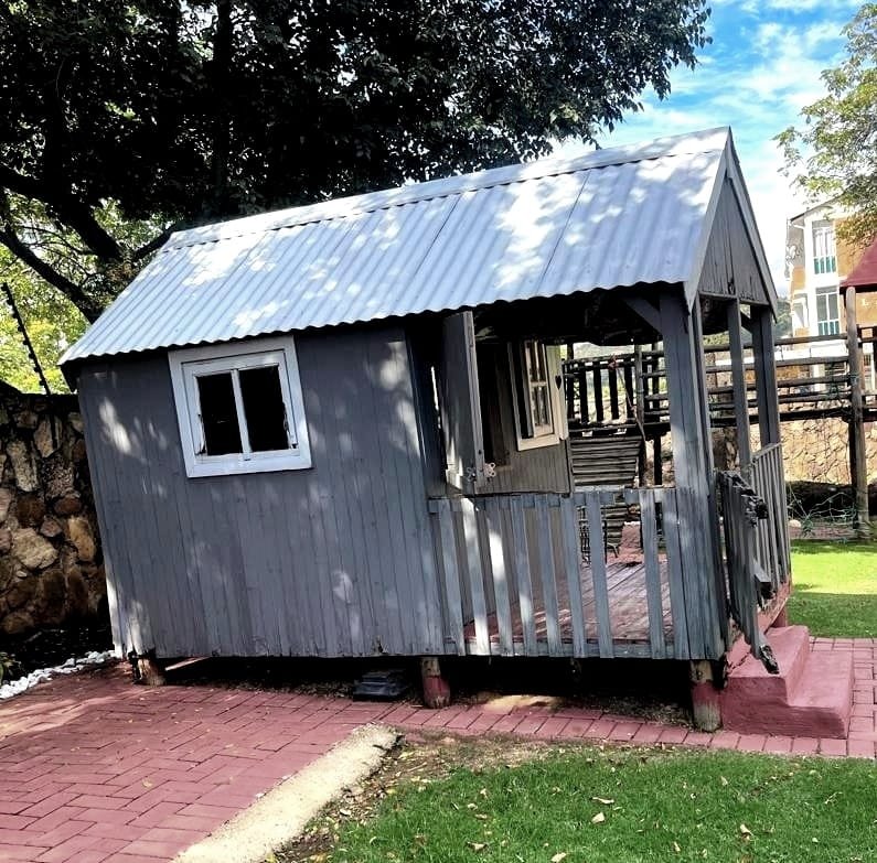 6 Bedroom Property for Sale in Mondeor Gauteng