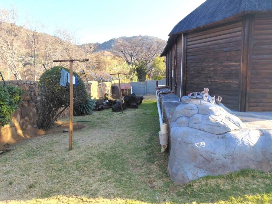 6 Bedroom Property for Sale in Mondeor Gauteng
