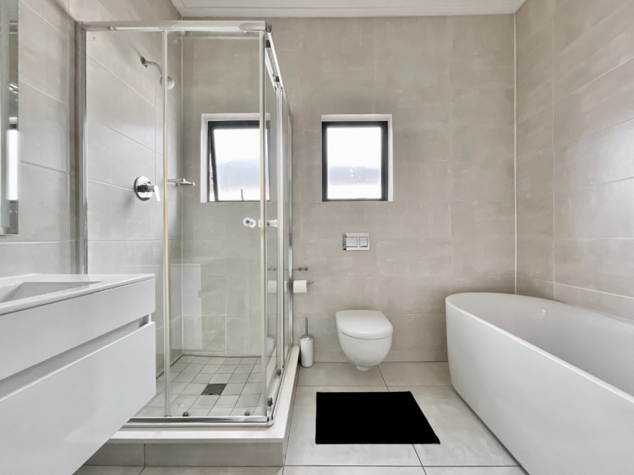 2 Bedroom Property for Sale in The Polofields Gauteng