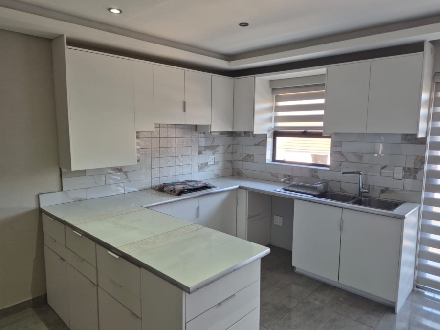 To Let 1 Bedroom Property for Rent in Kyalami Ah Gauteng