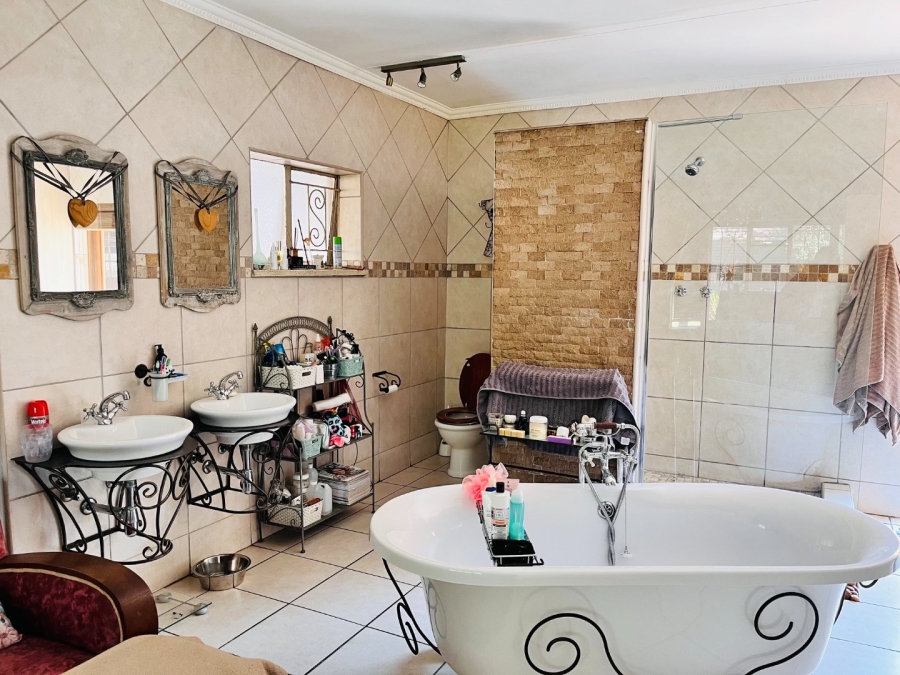 4 Bedroom Property for Sale in Allen Grove Gauteng