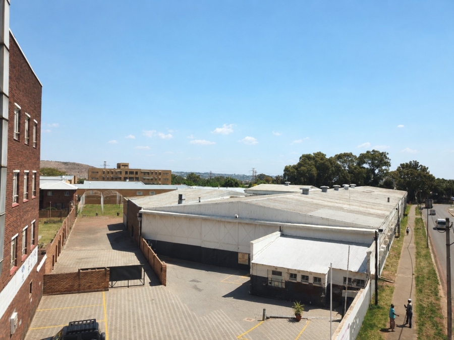 To Let Commercial Property for Rent in Selby Gauteng