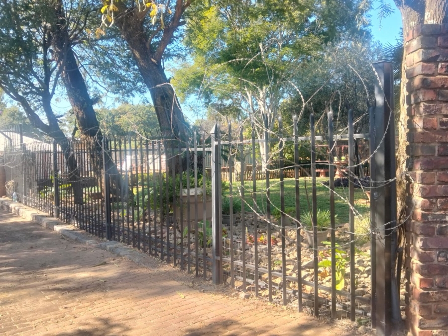 Commercial Property for Sale in Monavoni A H Gauteng