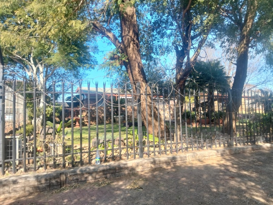 Commercial Property for Sale in Monavoni A H Gauteng