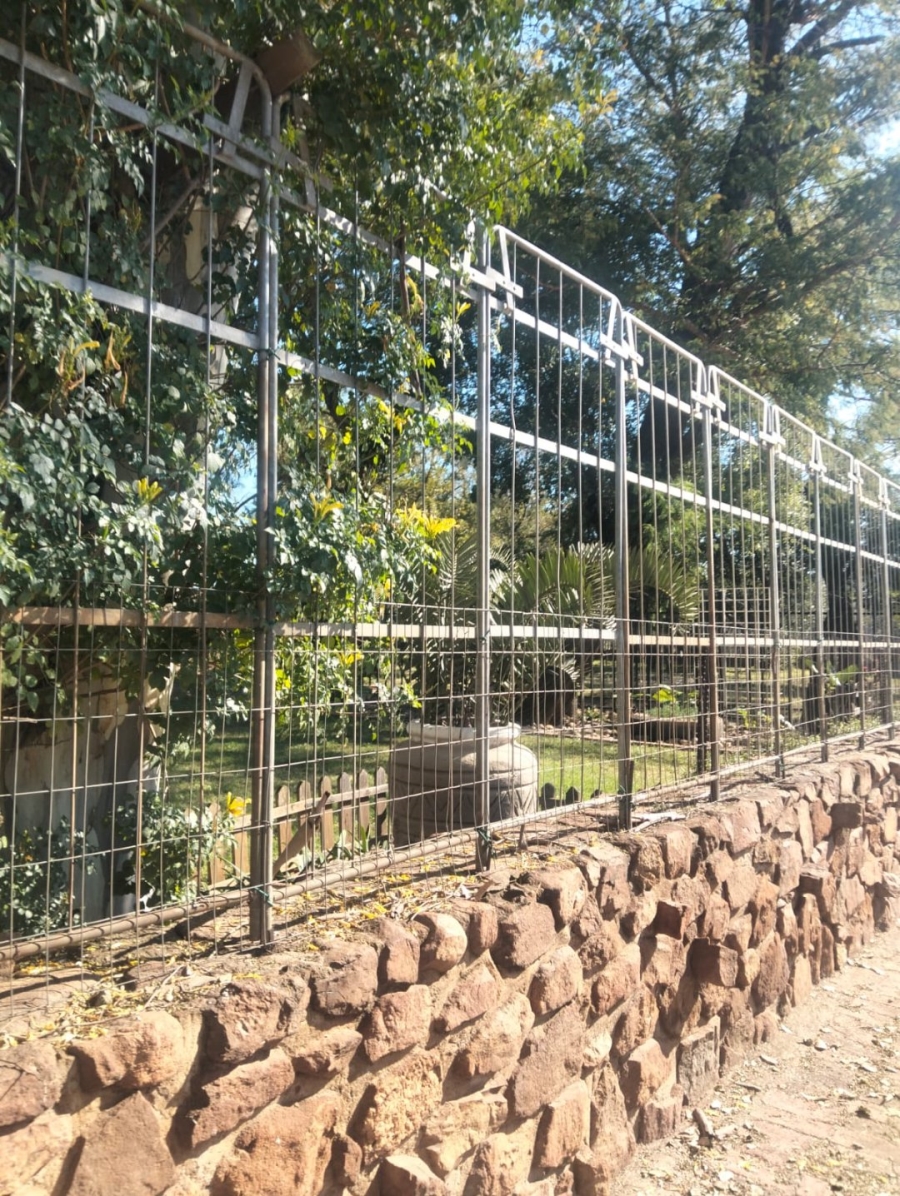Commercial Property for Sale in Monavoni A H Gauteng